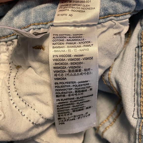 Levi's Women's Sky Blue Flare Jeans - Picture 2 of 3